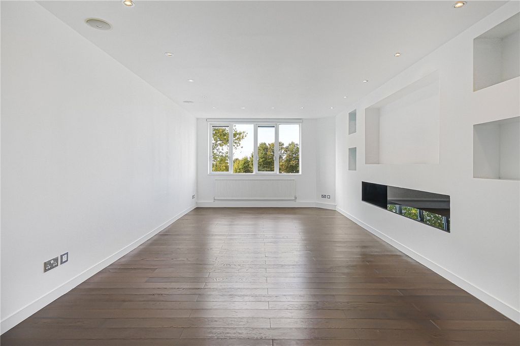 Property photo 3 of 13 Picture No. 24