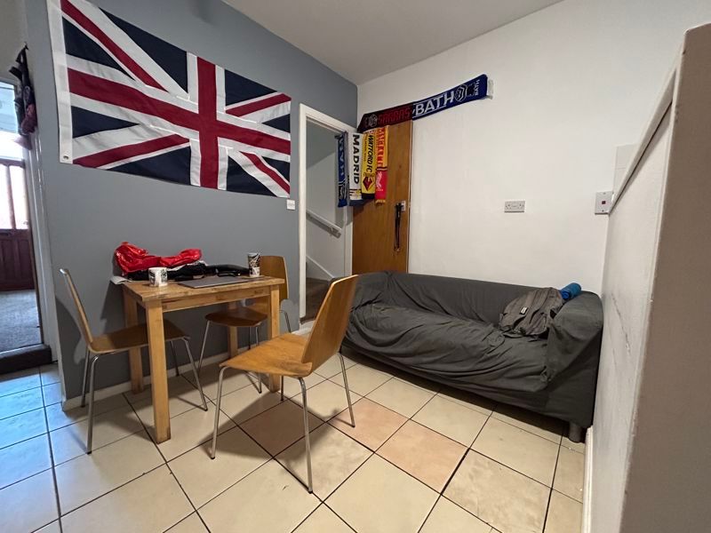 Property photo 1 of 9 Photo 10