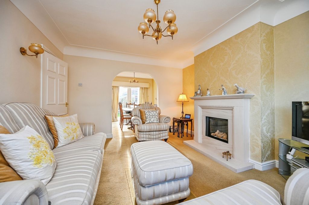 Property photo 2 of 15 Pbox-Img.Jpg