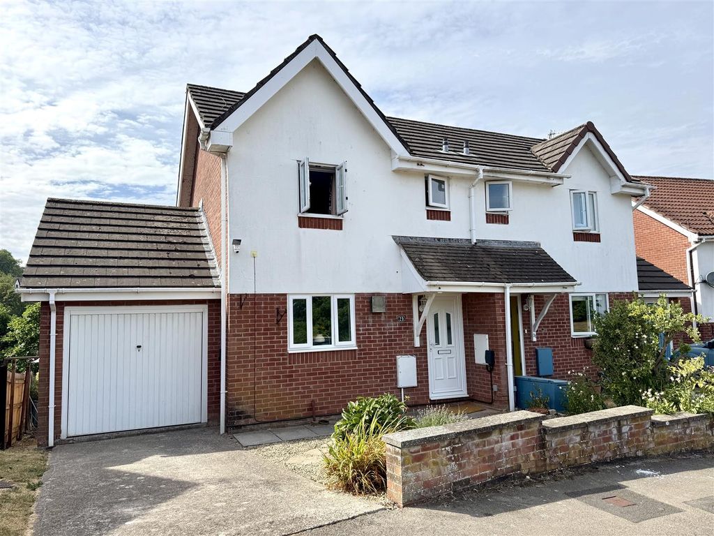 Property photo 1 of 15 Deans Hill