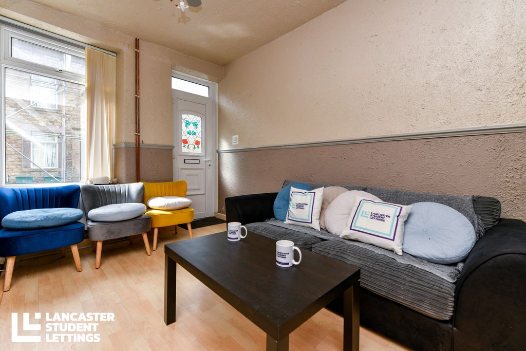 Property photo 2 of 13 Property Photo