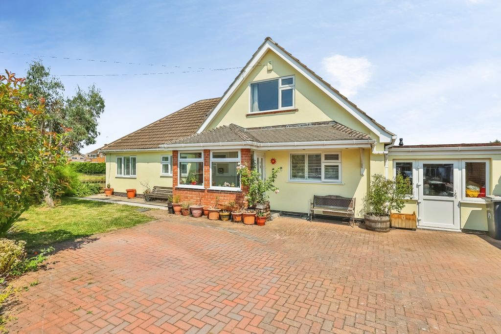 Property photo 2 of 16