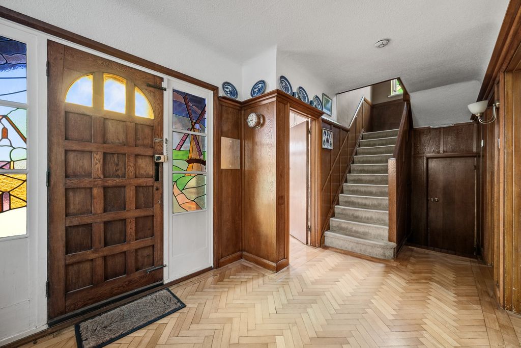 Property photo 2 of 24 4825734