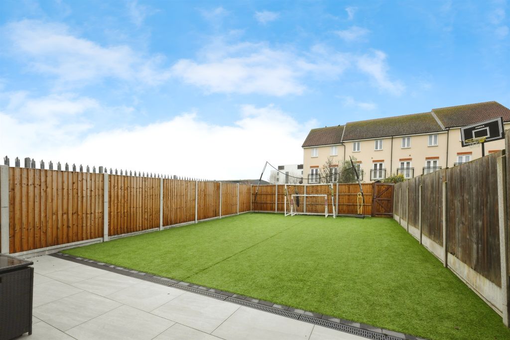 Property photo 3 of 20