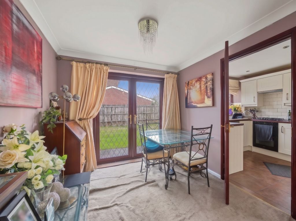 Property photo 3 of 12 5720895