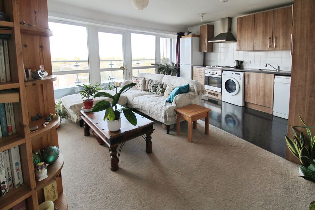 Property photo 2 of 18 Pbox-Img.Jpg