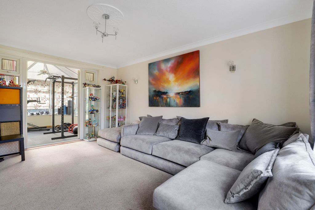 Property photo 2 of 19