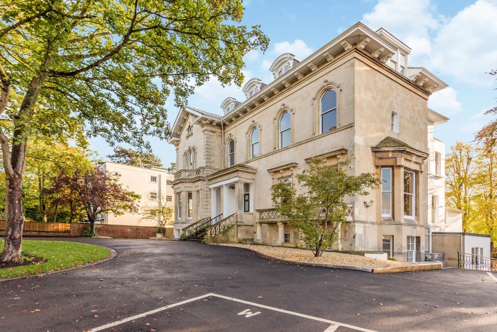 Property photo 1 of 10 F12A One Lypiatt ...