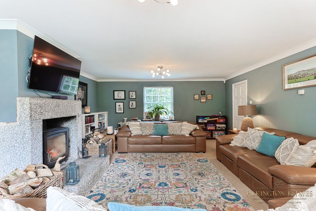 Property photo 3 of 38 4385246