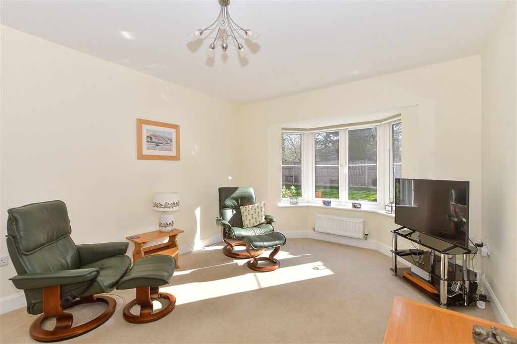 Property photo 2 of 17 Lounge