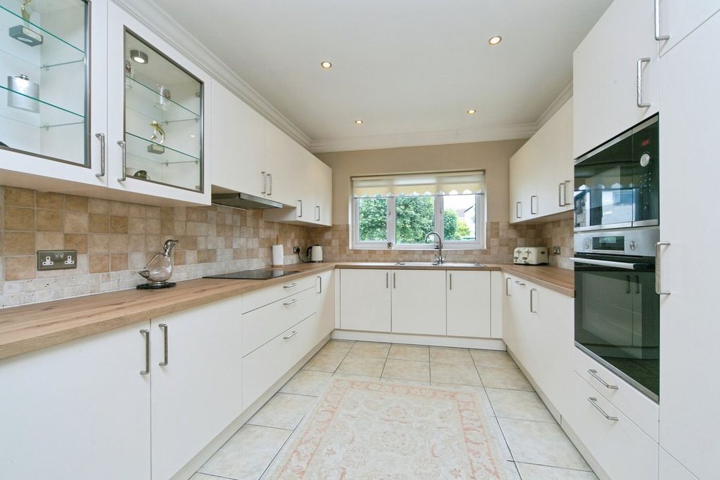 Additional image 7 of 2 bed flat for saleTy Mawr Road, Deganwy, Conwy LL31