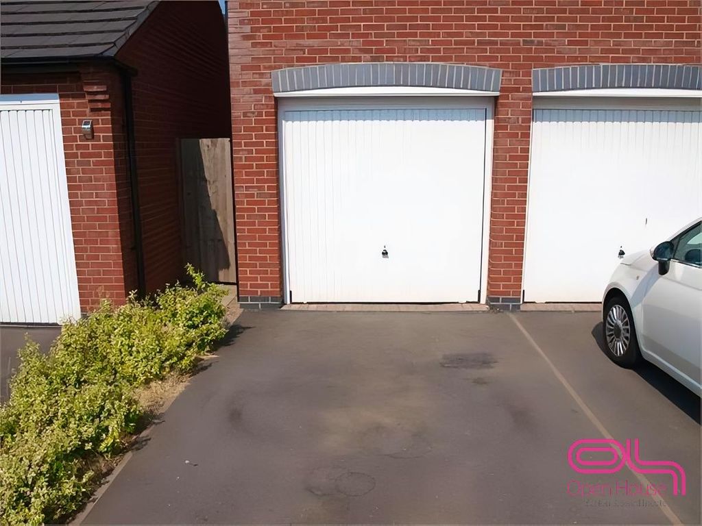 Property photo 3 of 29 Shobnall Road, Burton On Trent (1).Jpg
