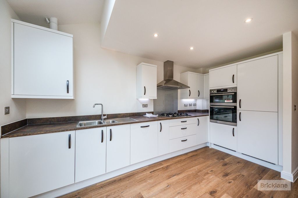 Property photo 3 of 15 Image