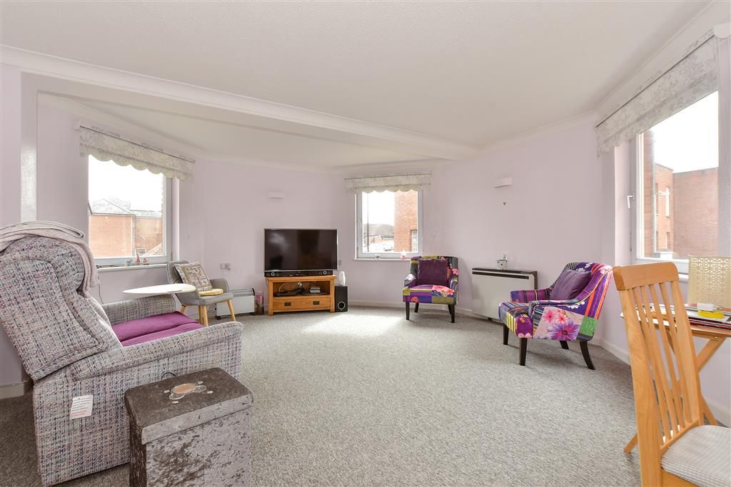 Property photo 3 of 7 Lounge/ Dining Room