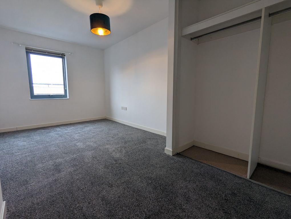 Property photo 3 of 6 Bedroom