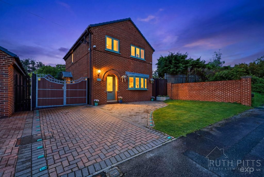 Property photo 1 of 34