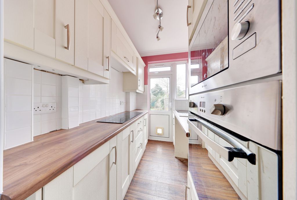 Property photo 3 of 12