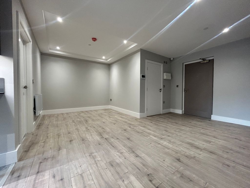 Property photo 3 of 10 Image