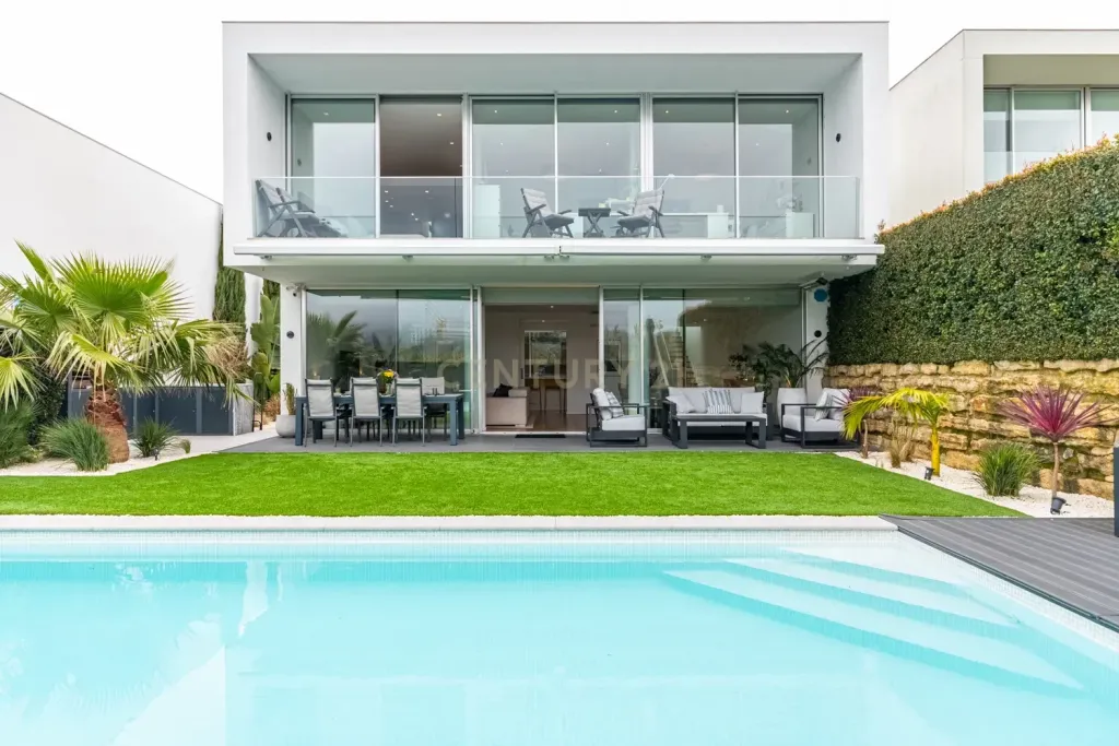 Property photo 2 of 70