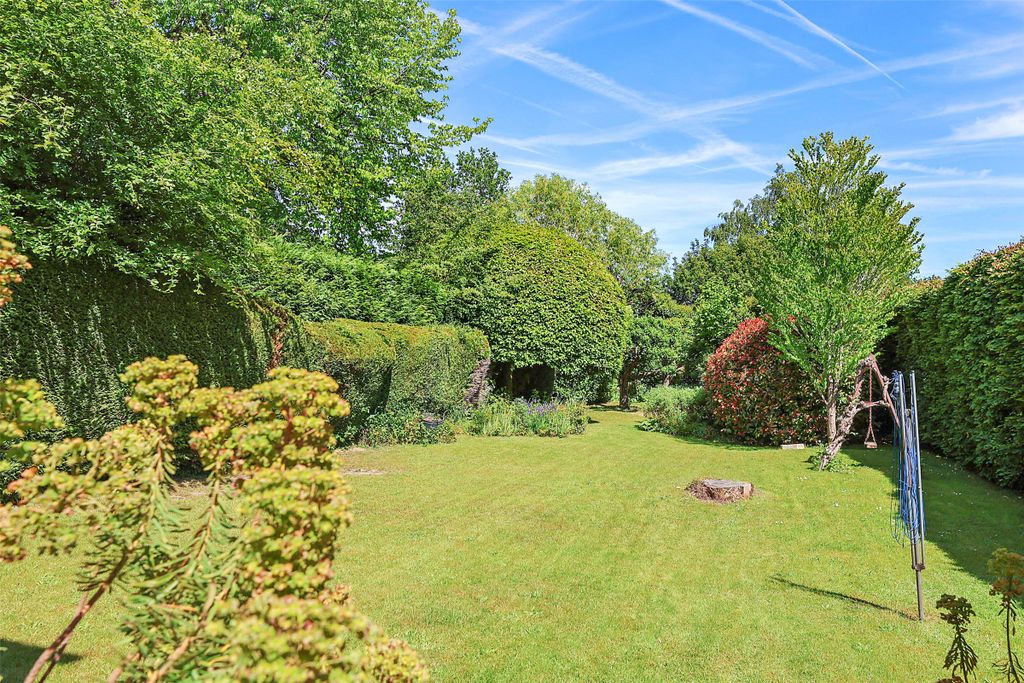 Property photo 2 of 15 Picture No. 11