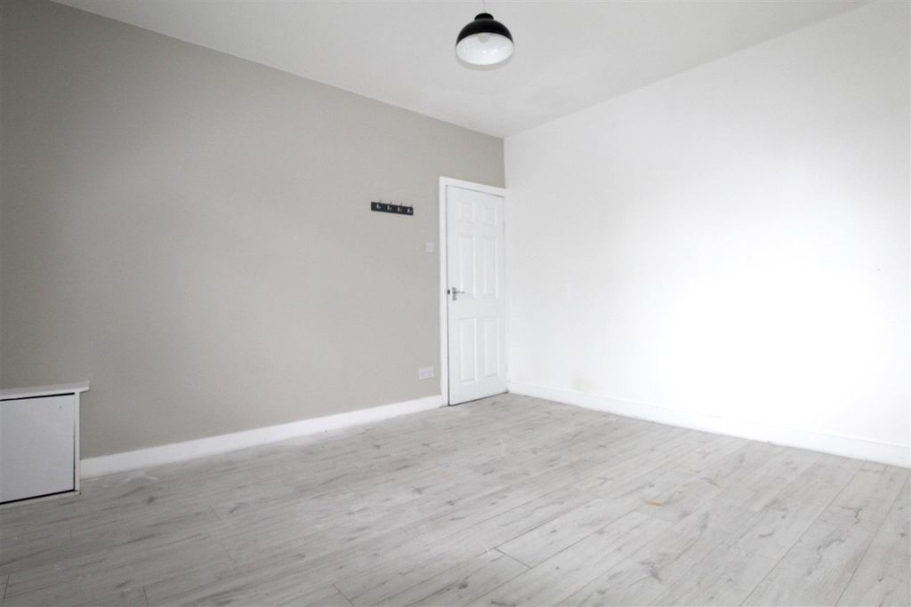 Property photo 3 of 15 Lounge 2.Jpg