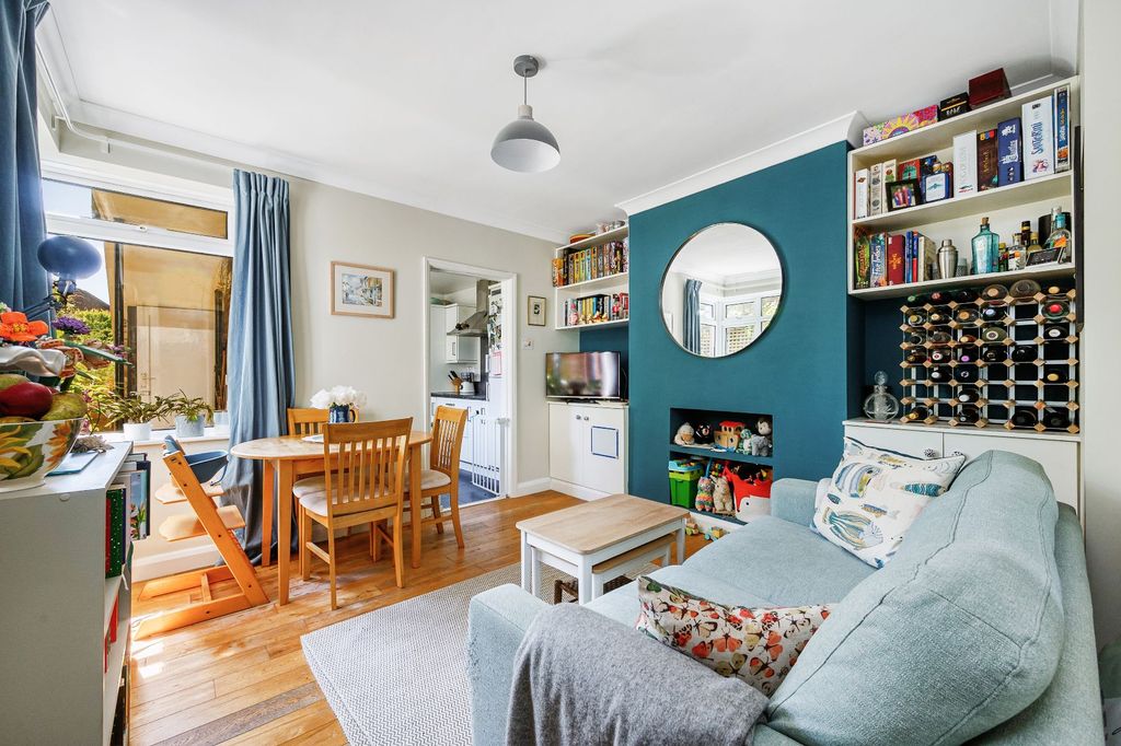 Property photo 2 of 11