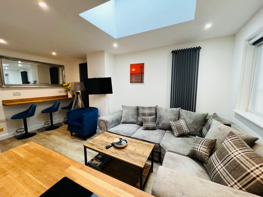 Property photo 1 of 13 Living Room