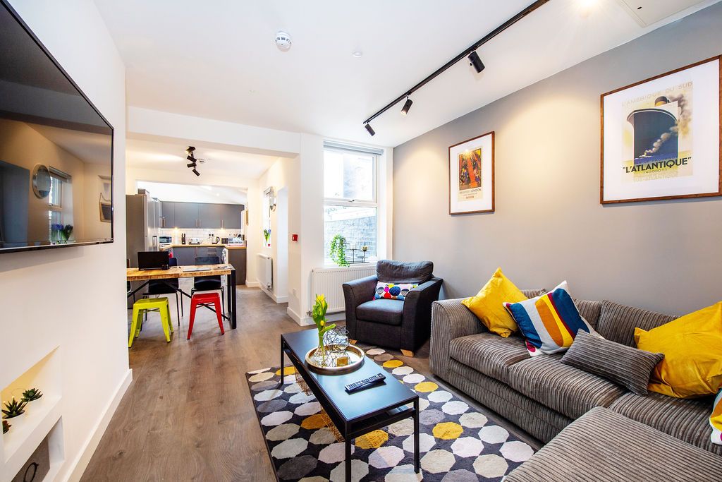 Property photo 1 of 15 49Halsburyroad