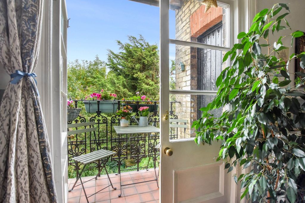 Property photo 3 of 16