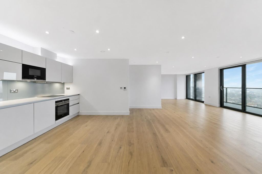 Property photo 3 of 8 Wecom-Temp-1620497-F177500A31F546E9A4Eaaa59F6ce829