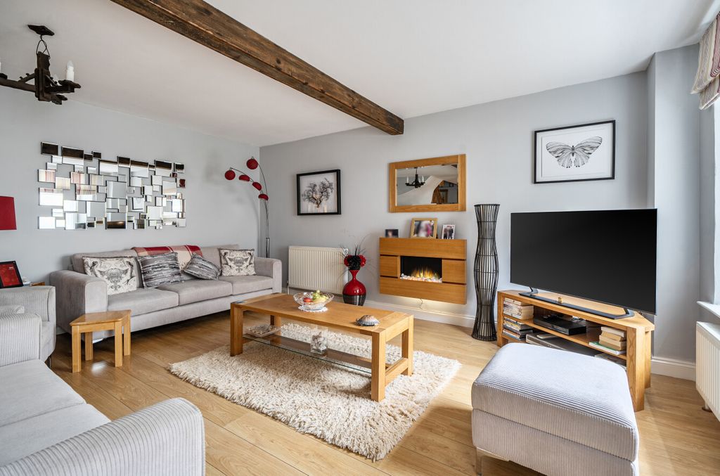 Property photo 2 of 15 2 - 1407954-17-69A07d...