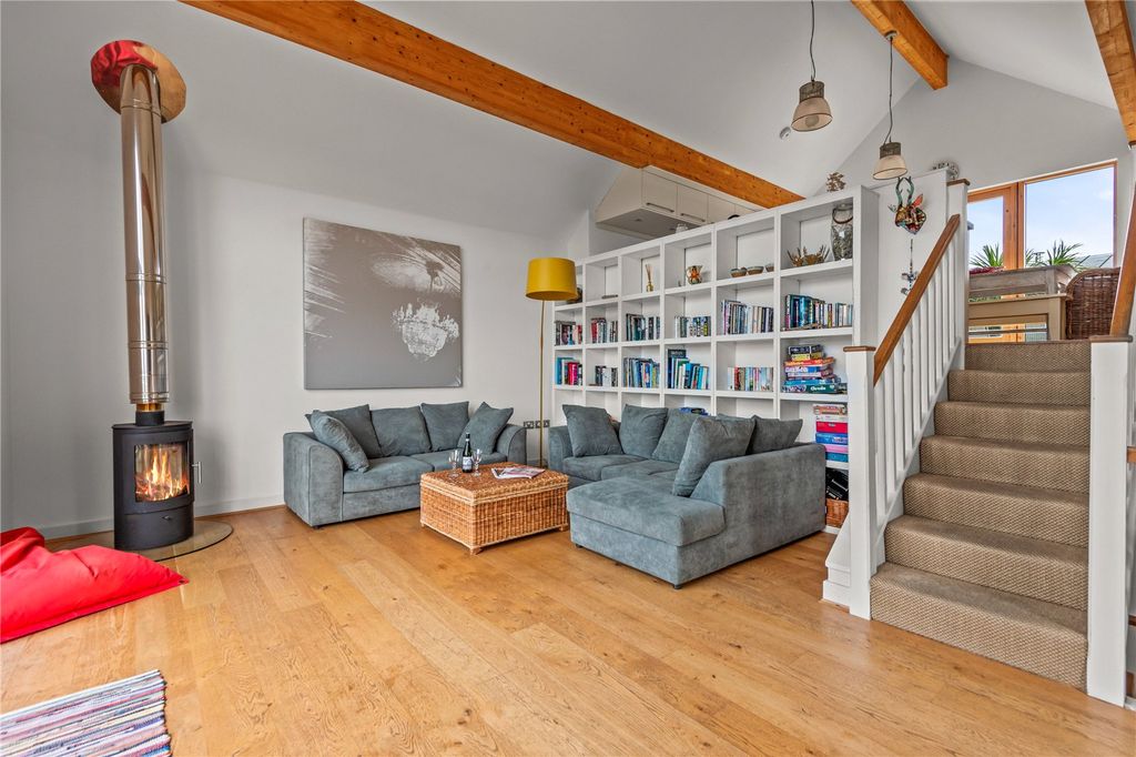 Property photo 2 of 40 Picture No. 25