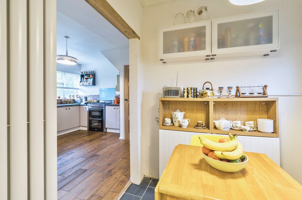 Property photo 3 of 21 1354338-15-68Cadf...