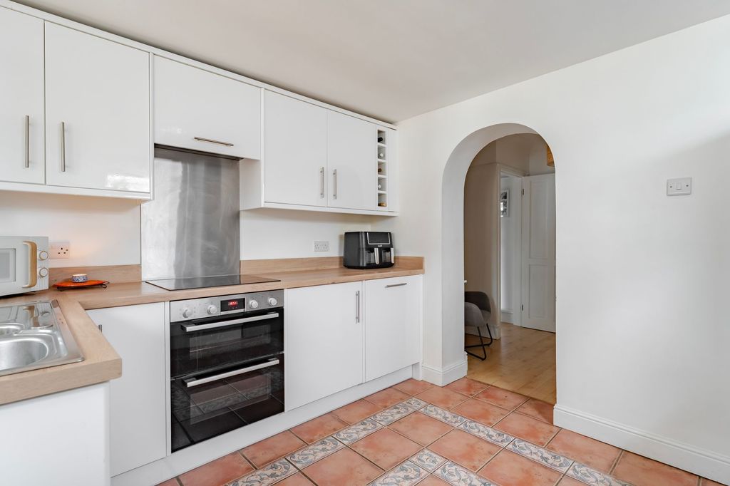 Property photo 3 of 23