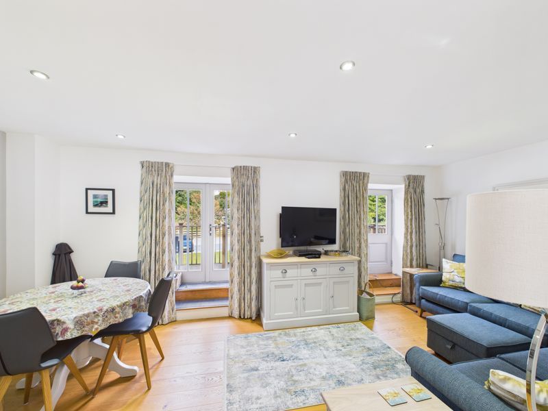 Property photo 2 of 18 Lounge/Diner