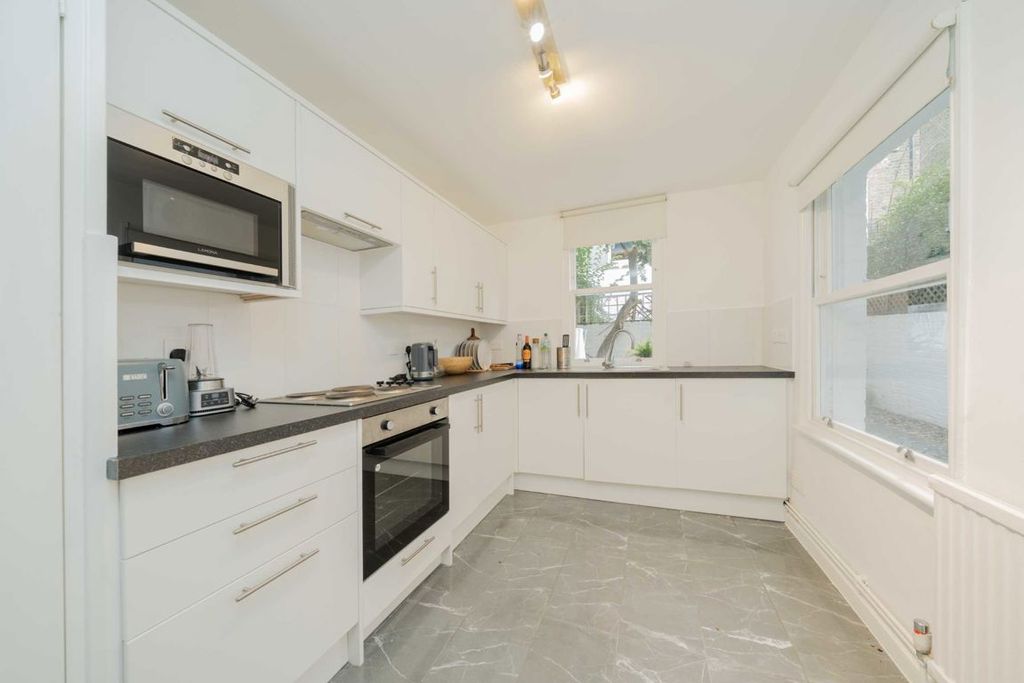 Property photo 2 of 5