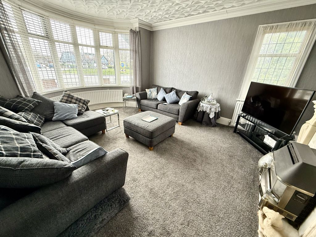 Property photo 3 of 16 Img_7977