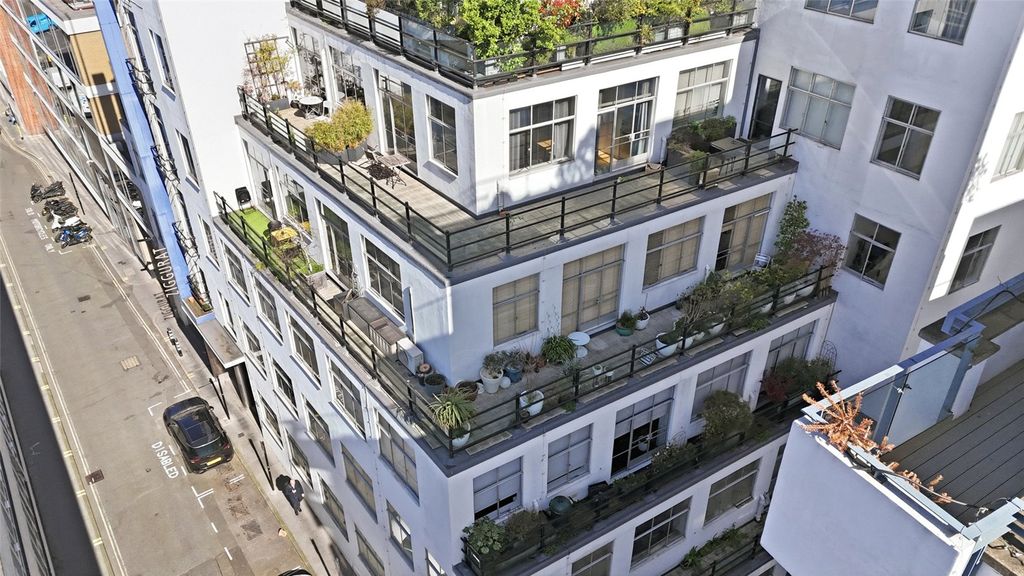 Property photo 1 of 33 Picture No. 03