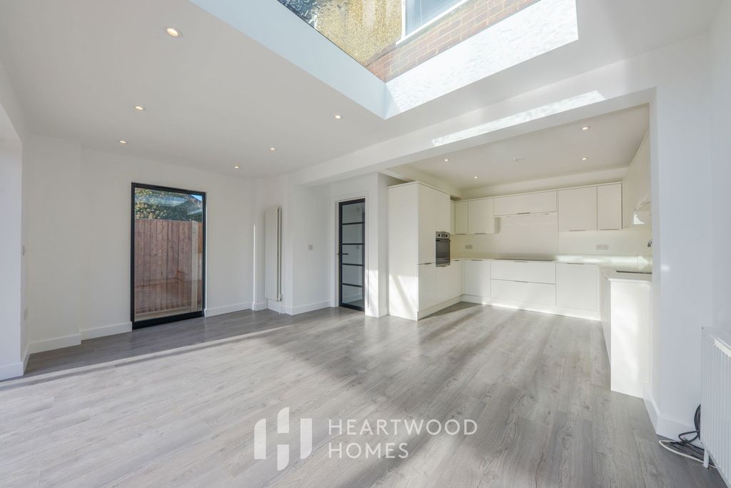 Property photo 1 of 24