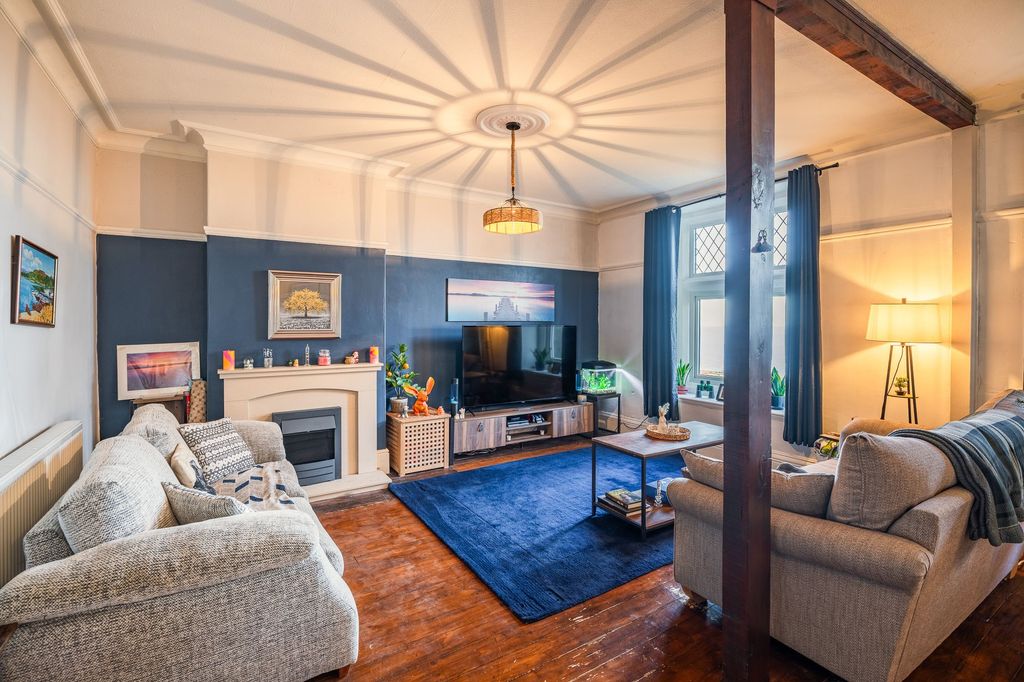 Property photo 2 of 9