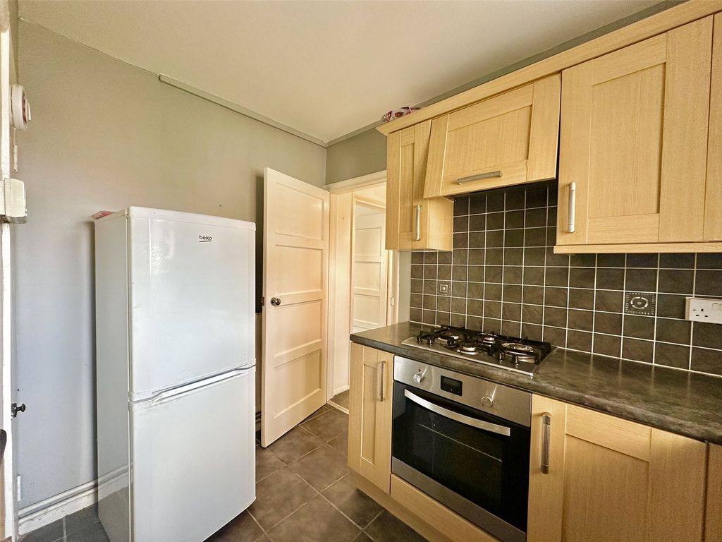 Property photo 3 of 9 Kitchen