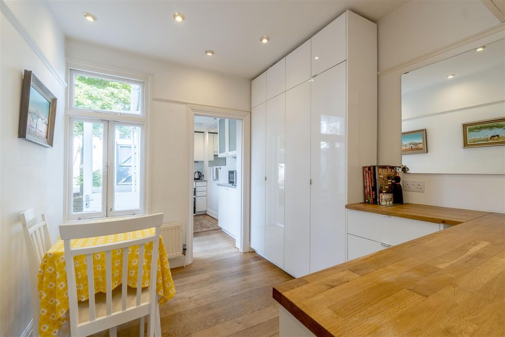 Property photo 3 of 15 Breakfast Room
