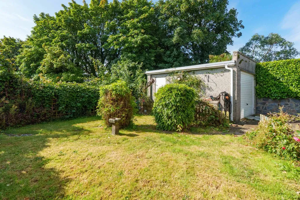 Property photo 3 of 18