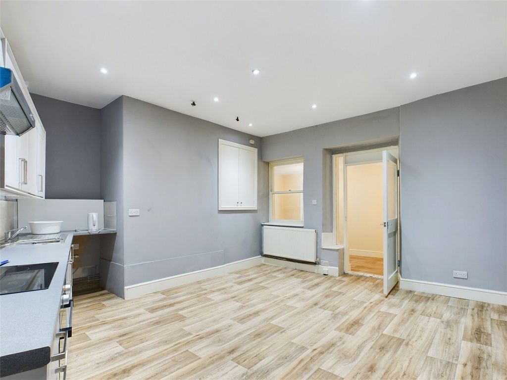 Property photo 2 of 11 Picture No. 03