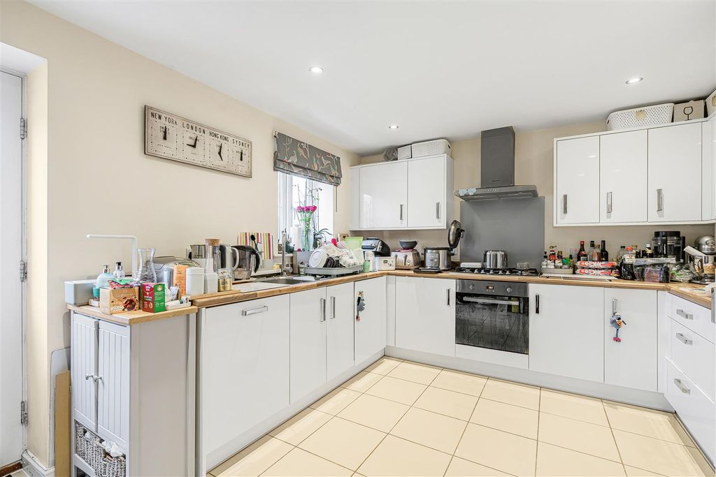 Property photo 2 of 13 2_73744.Jpg