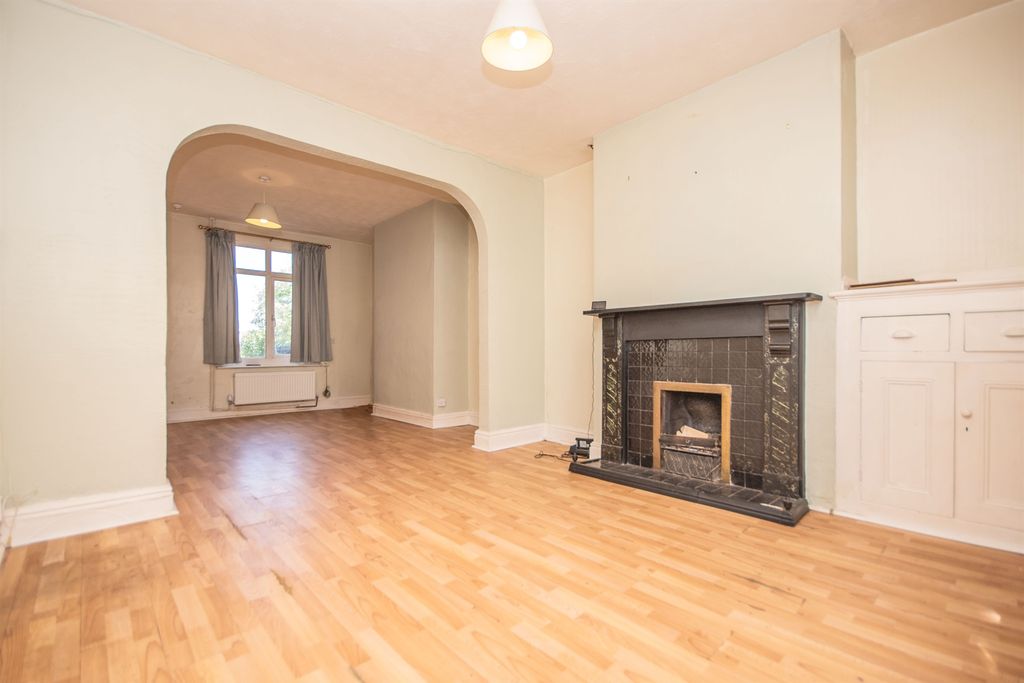 Property photo 2 of 13