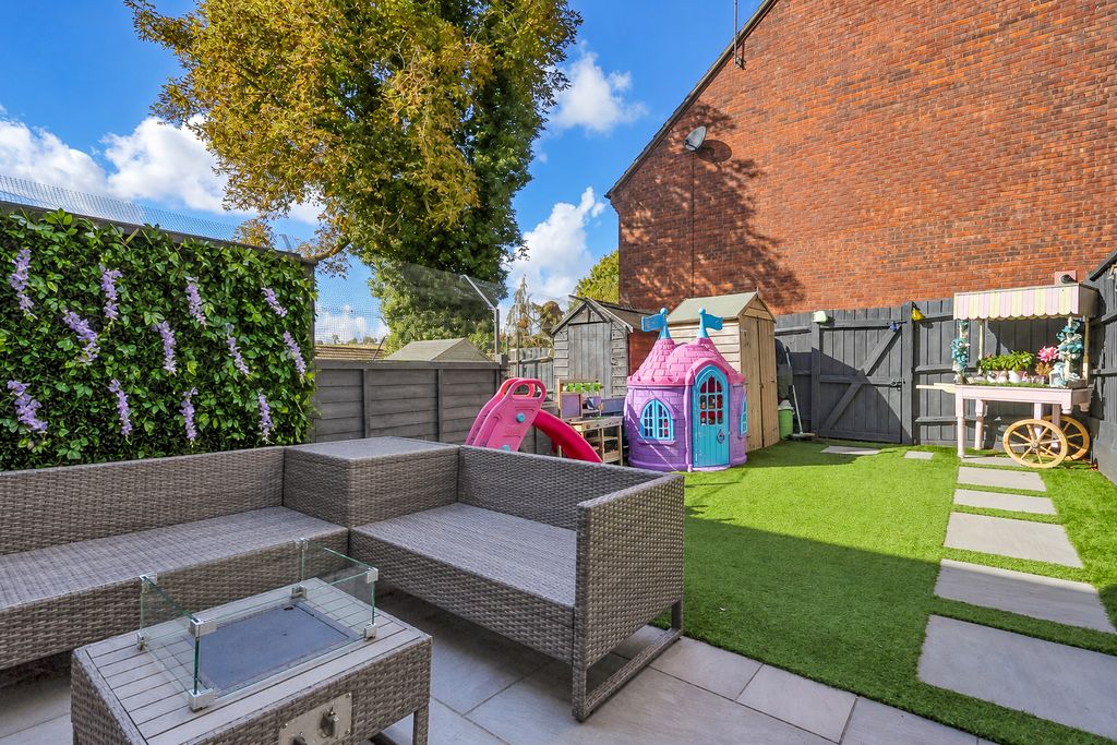 Property photo 3 of 11 Picture No. 12