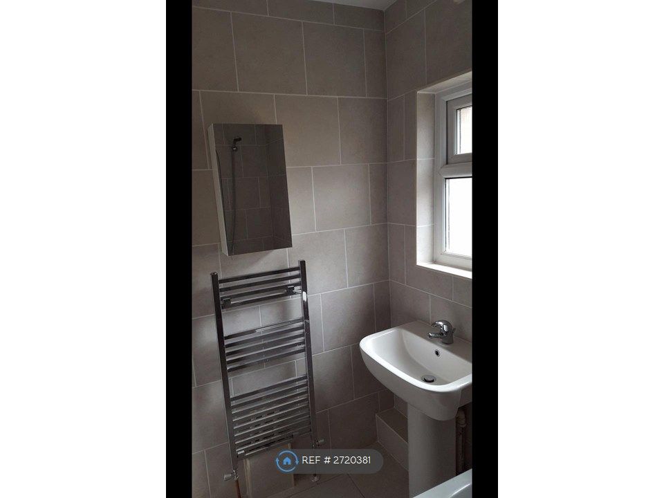 Property photo 2 of 13 Bathroom