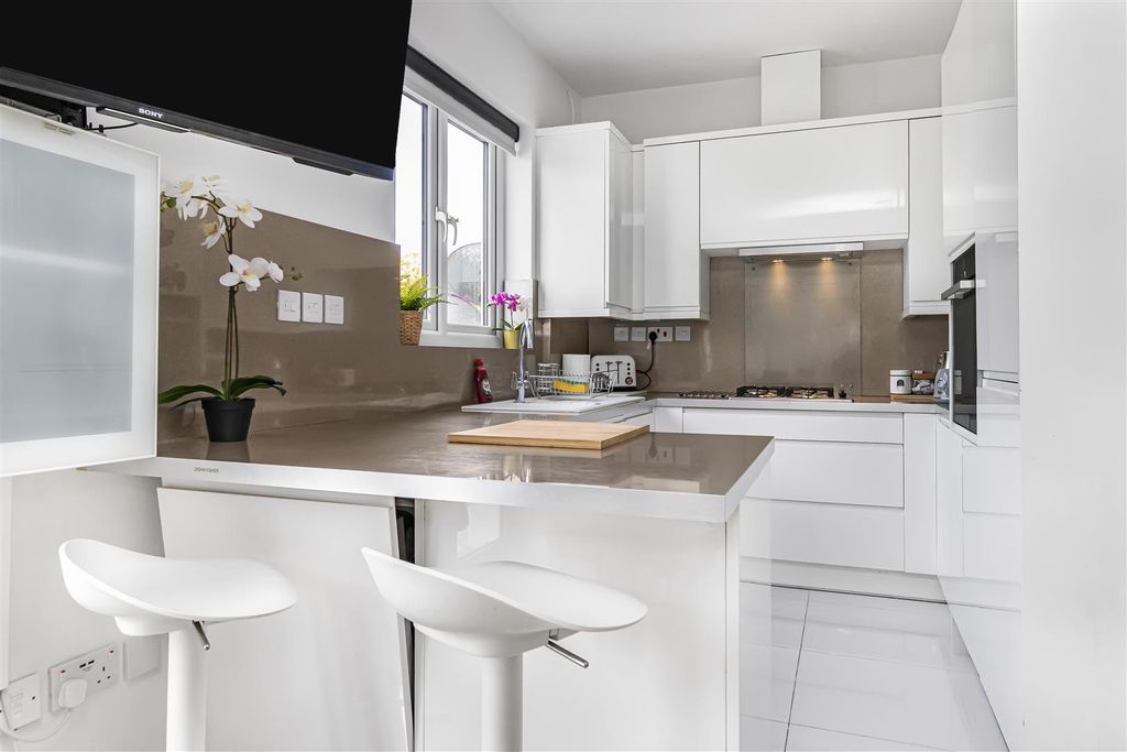 Property photo 2 of 11 20_41175.Jpg