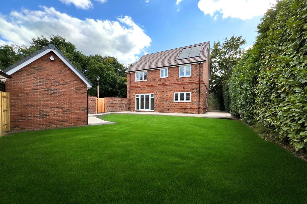 Property photo 2 of 22 Picture No. 28